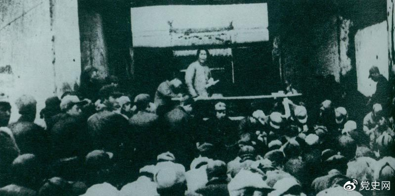 1935年12月27日，毛澤東在陜北瓦窯堡黨的活動(dòng)分子會(huì)議上作《論反對(duì)日本帝國(guó)主義的策略》報(bào)告。